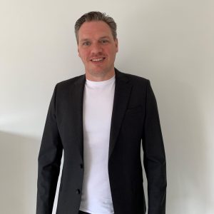 cropped-Kim-Komdrup-1-scaled-2-300×300